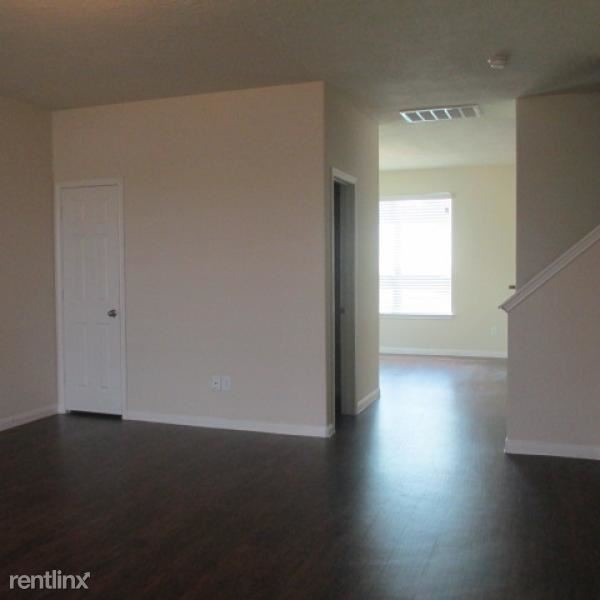 Building Photo - 2527 Verano Dr