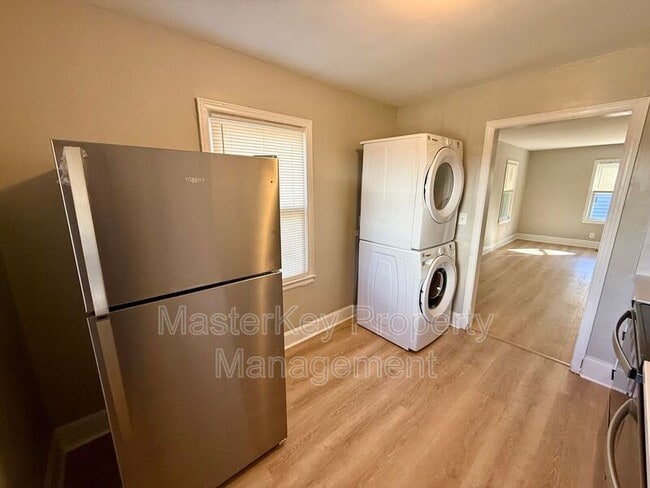 Building Photo - 1411 Hudson Ave