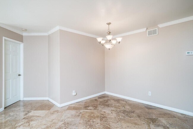 Building Photo - 8158 Avenida Navidad