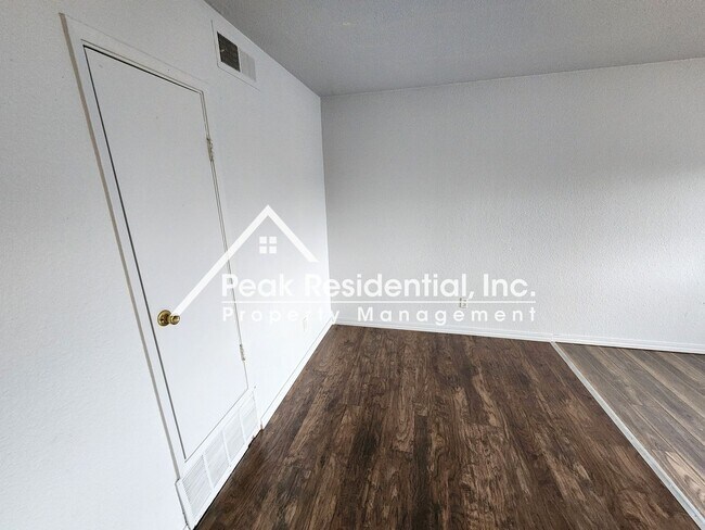 Foto del edificio - Croetto10540