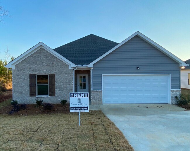 Foto del edificio - Home for Rent in Weaver AL... AVAILABLE TO...