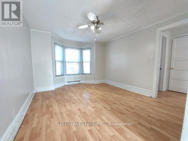 Photo du bâtiment - 2143 Gerrard St E