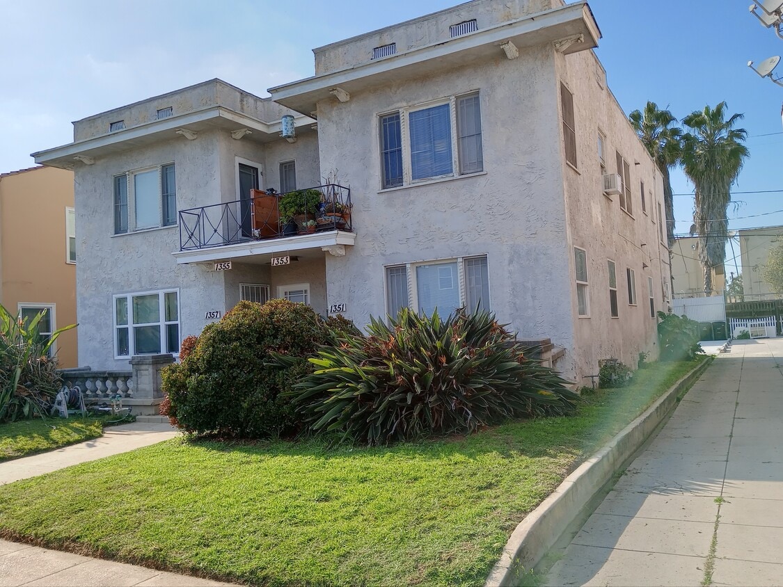 1351 S Bronson Ave Unit 1351, Los Angeles, CA 90019 Apartments in Los