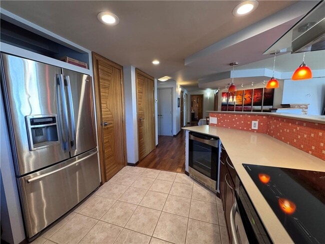 Building Photo - 7914 Rockaway Beach Blvd