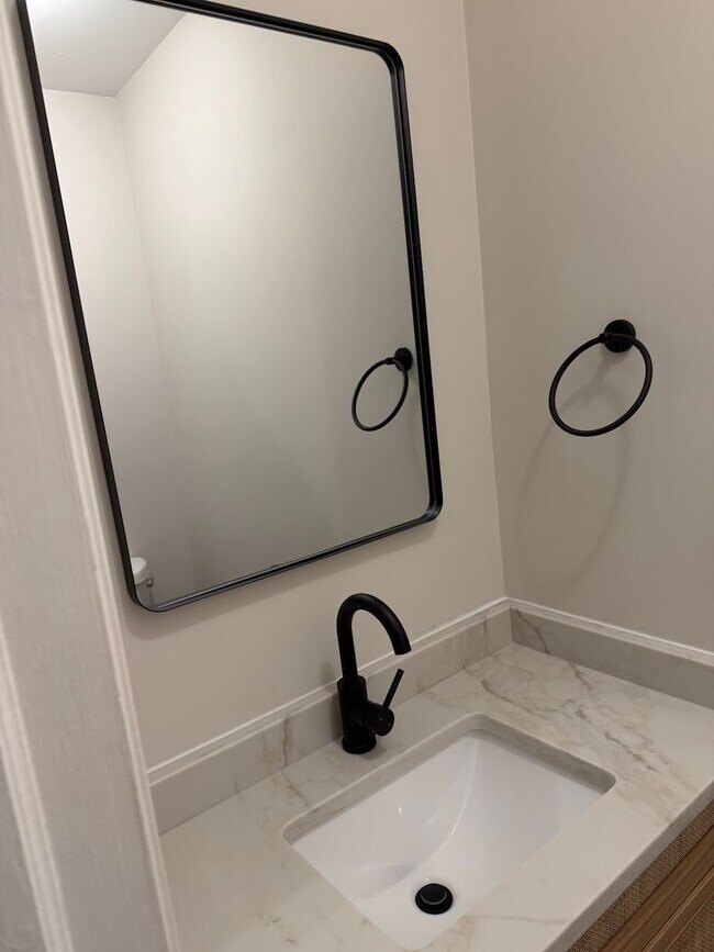 Foto del edificio - 3 Bedroom Townhouse