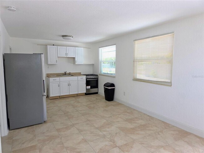 Foto del edificio - 6931 Hibiscus Ave S