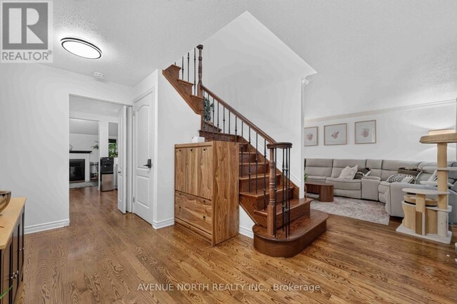 Building Photo - 678 Thicket Way