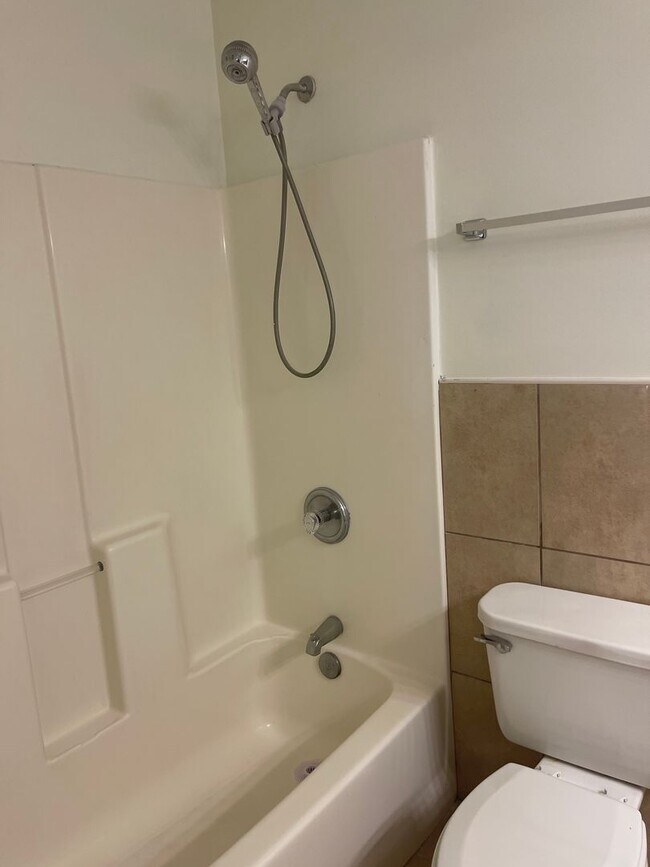 Foto del edificio - 116 Leeswood Circle - 3 Bedroom 2 Bath Duplex