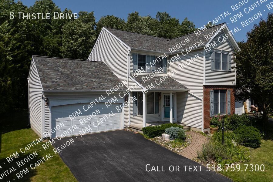 Foto principal - 8 Thistle Dr