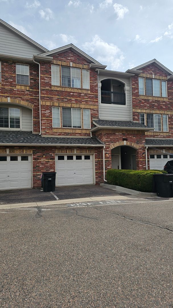 Building Photo - 8972 Fox Dr