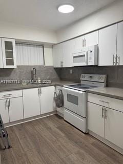 Building Photo - 2460 SW 18th Ave