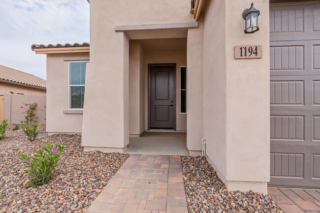 Building Photo - 1194 E Crestridge Dr
