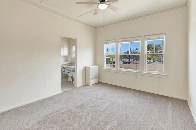 Building Photo - Studio by the Ocean Available Now in Downt...