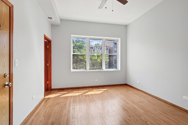 Foto del edificio - 1340 N Western Ave