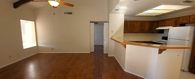 Building Photo - AFFORDABLE UNIT IN NORTH PHOENIX COMING SOOM!!!