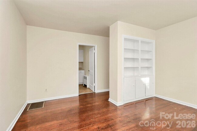 Foto del edificio - 540 Wakefield Dr