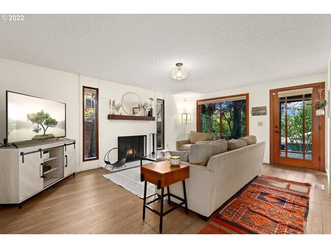 Building Photo - CHARMING HOME NEAR MULTNOMAH VILLAGE IN SW...