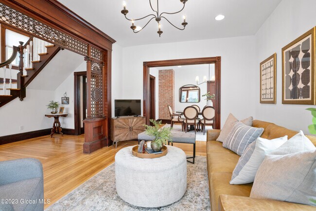 Foto del edificio - 126 Woodlawn Ave