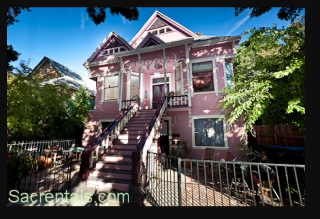 Building Photo - 521 15th St