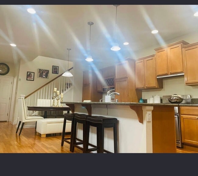 Building Photo - 22531 NE Cascara Cir