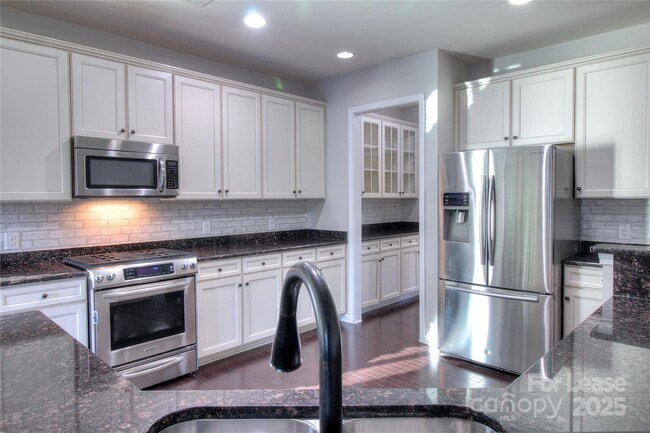 Foto del edificio - 1444 Ridgehaven Rd