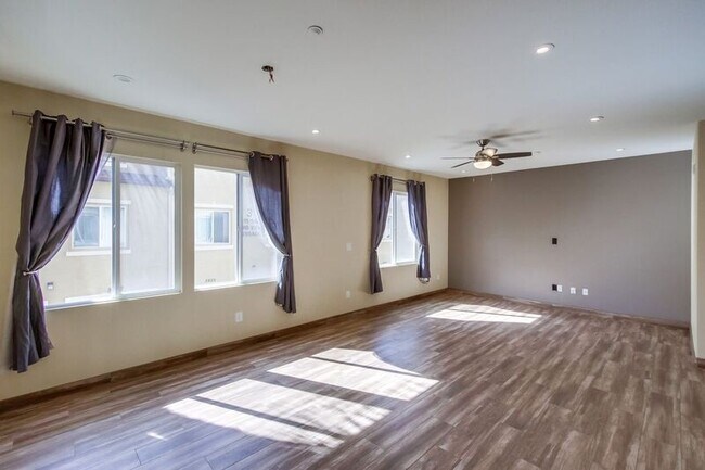Building Photo - 5426 Soho View Terrace