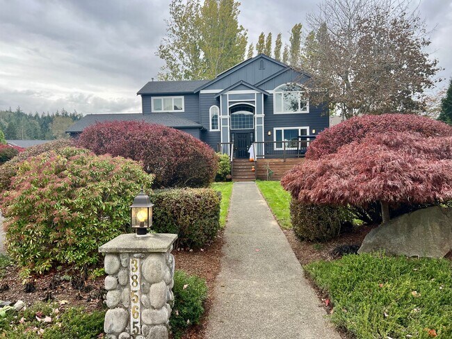 Building Photo - Stunning Executive Style 4 Bed Snoqualmie ...