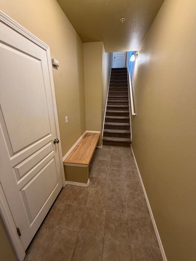 Foto del edificio - Modern Comfort Meets Easy Living in McKenzie Ridge Estates