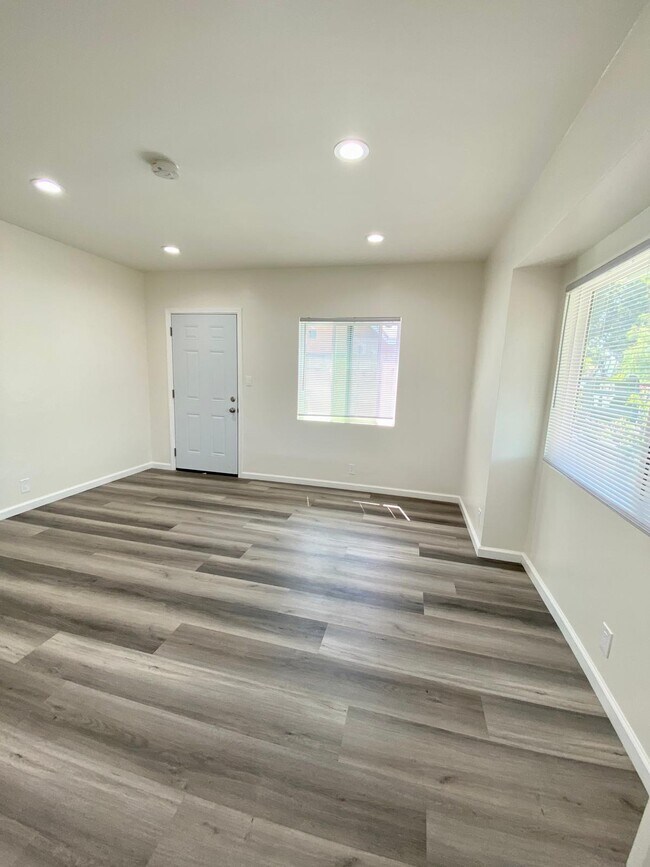 Foto del edificio - 1036 E O St