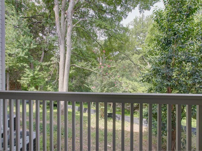 Building Photo - 3839 Dry Creek Dr