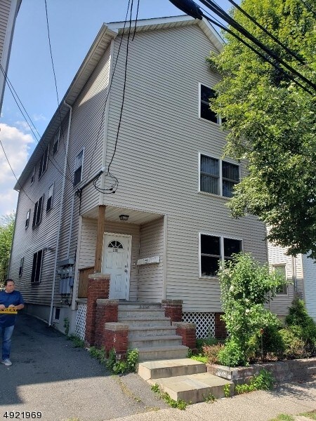 Foto principal - 118 Orange St