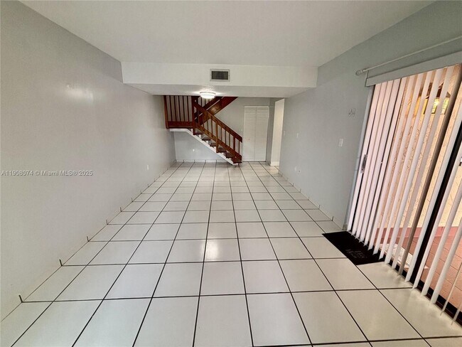 Foto del edificio - 10099 NW 43rd Terrace 0, Doral, FL 33178