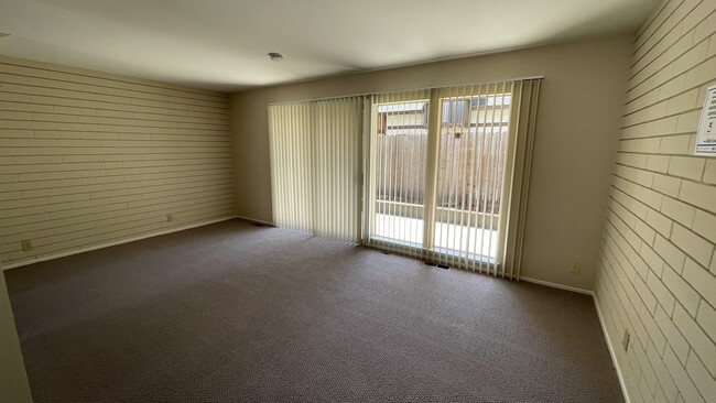 Foto del edificio - 569 Addison Ave