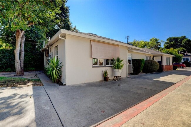 Photo - 9th Ave Apartment