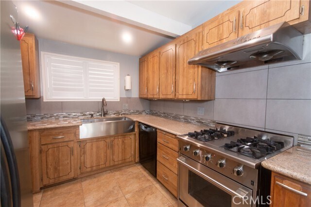 Building Photo - 1824 E Holly Oak Dr