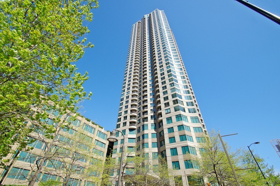Foto principal - 400 N LaSalle Dr