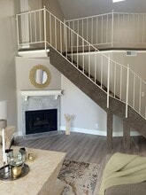 Building Photo - 1249 E Vine Gate Dr