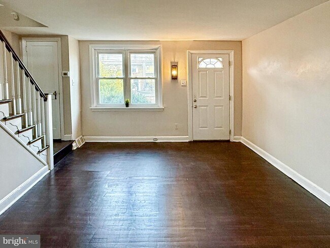 Foto del edificio - 116 W Berkley Ave