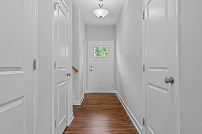 Building Photo - New Construction 3 Bed 2.5 Bath Townhome