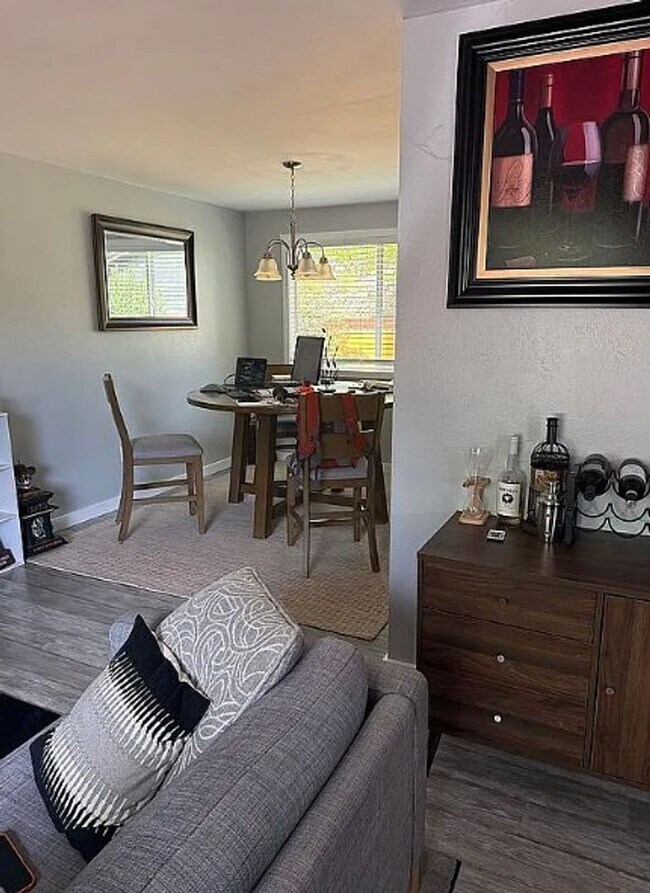 Foto del edificio - Beautiful Updated 5 Bed 3.5 Bath House in Central Fort Collins!