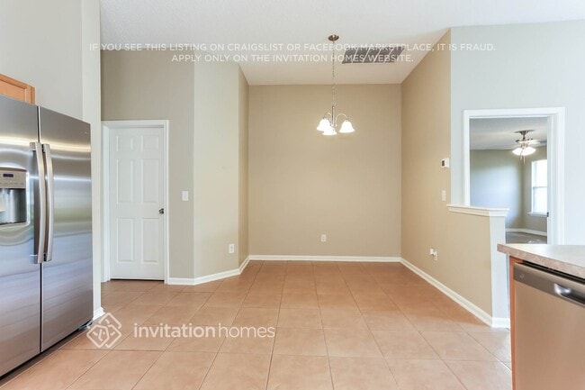 Building Photo - 10996 Apple Blossom Trail E