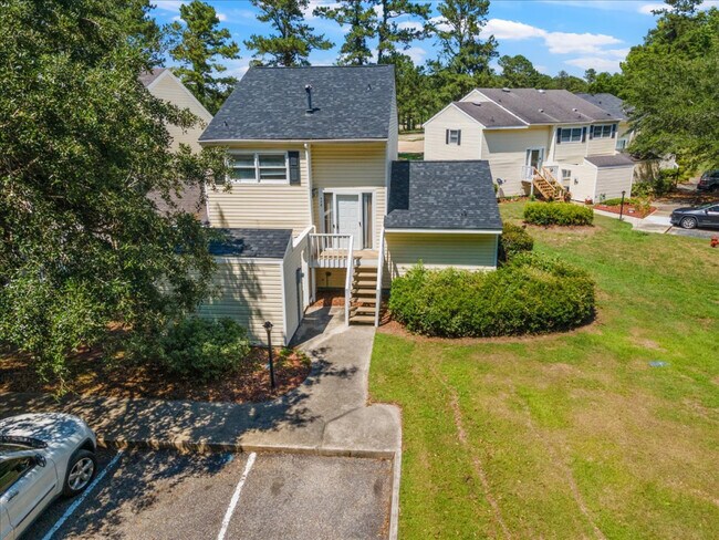 Building Photo - 488 Greenview Dr