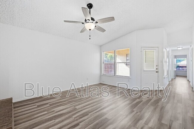 Building Photo - 2747 Countryside Ln