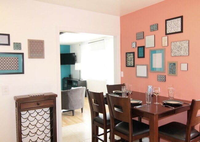 Foto del edificio - 3705 Ingraham St