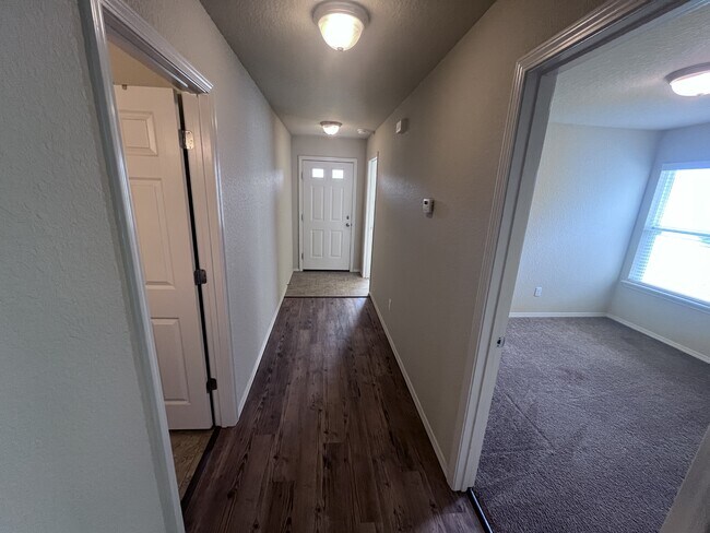 Building Photo - 133 Meadow Dr