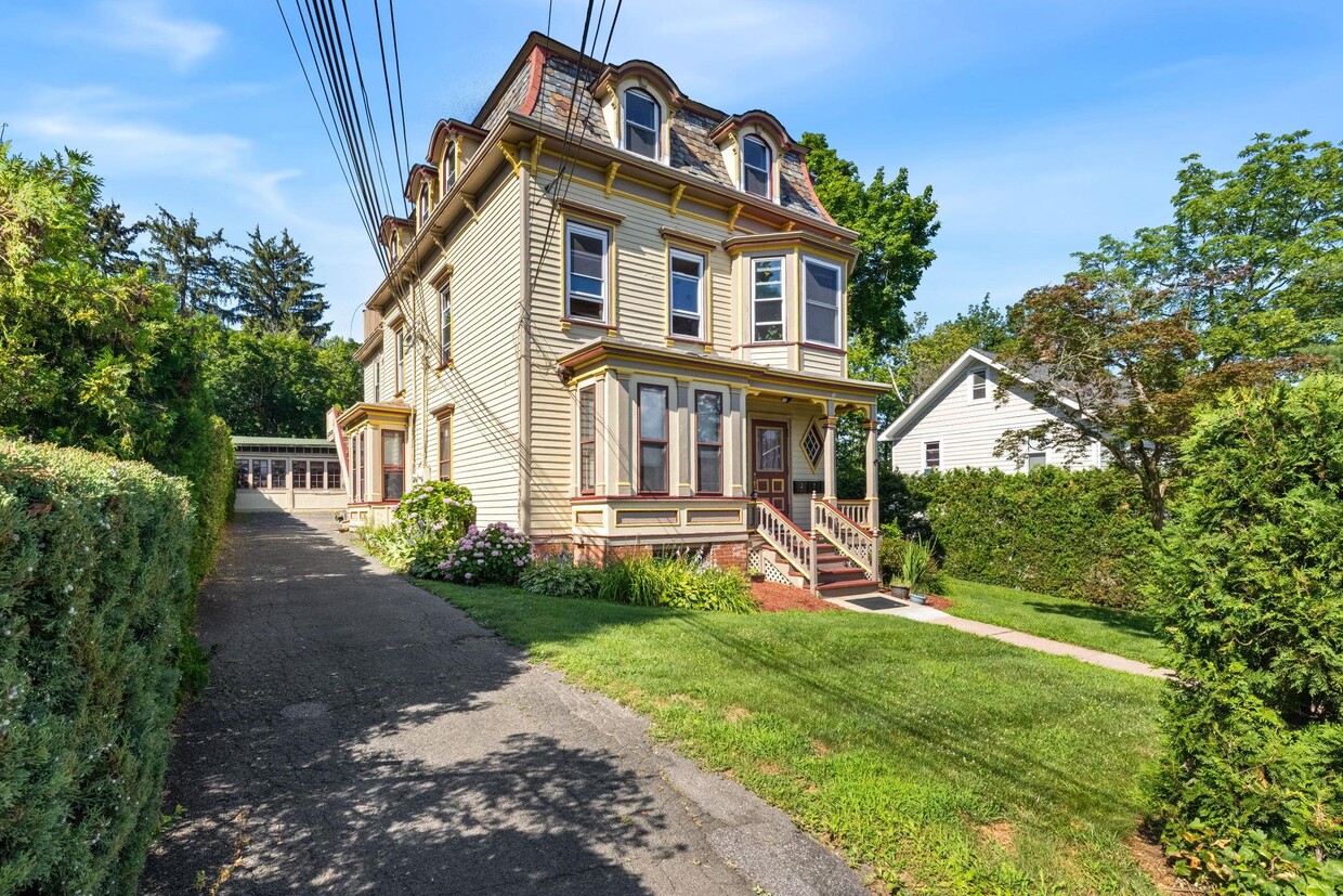 Primary Photo - 138 High Ave