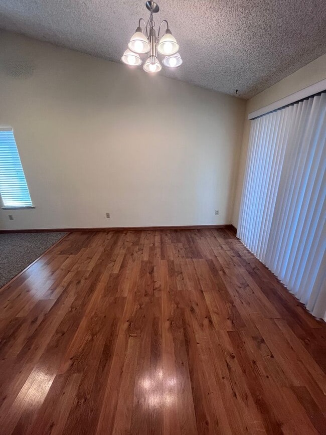Building Photo - NICE UPDATED HOME IN SACRAMENTO!