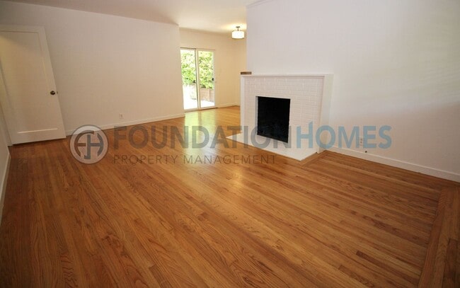 Building Photo - Charming 3BD/2BA Kentfield Retreat with Pool!  Bocce Court!  Private Yard!  FOUNDATION