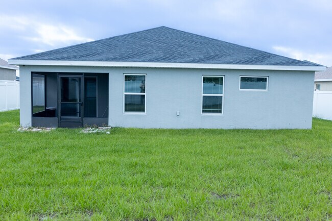 Foto del edificio - 213 Talladega Ln