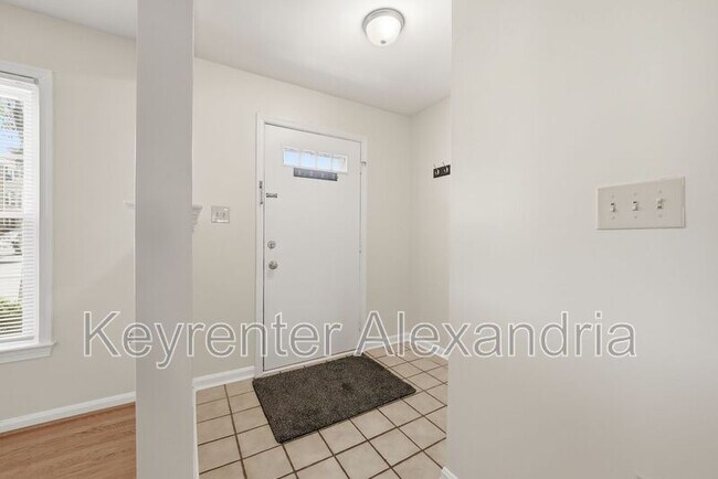 Foto del edificio - 8239 Dr Craik Ct